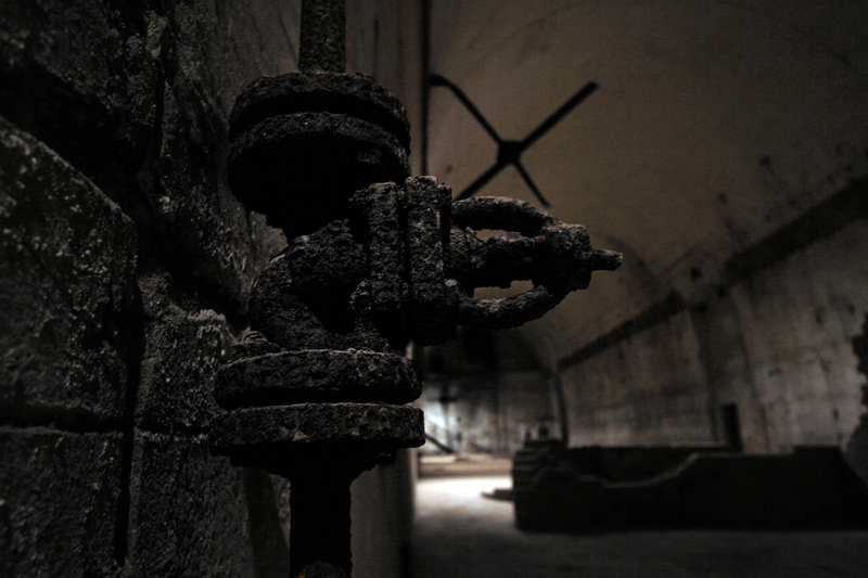 Illustration for article titled Inside the Caverns of Hungary's Abandoned Underground Coal Plant